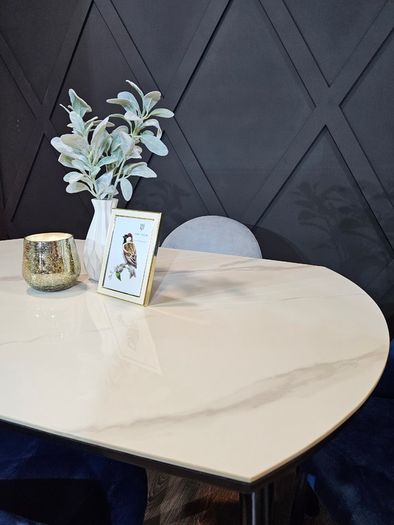 Extendable Dining Table