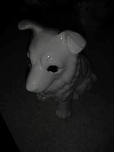 Lovely porcelain dog pre 1900.