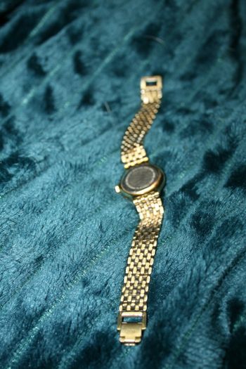 Glycine Gold Ladies Bracelet Watch SWISS Made fresh battery works fine