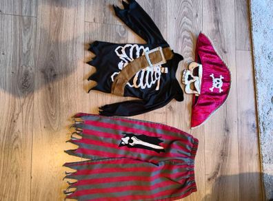 pirate costume
