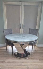 Dinning Table And 4 Chairs