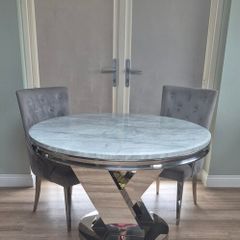 Dinning Table And 4 Chairs