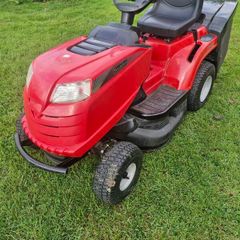 Castlegarden ride on mower Delivery available
