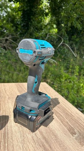Like new!! Combi drill XGT and Impact driver XGT