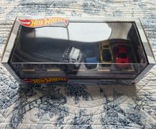 Hot Wheels Premium Fleet Street Collector Set