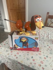 Toy story Slinky dog with box