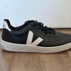 Veja Campo Trainers - Black - Size 8