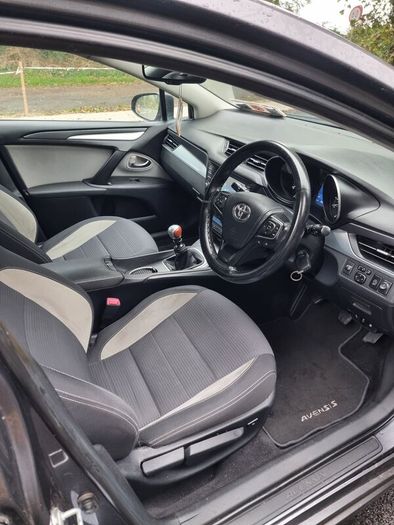 Toyota Avensis Business Edition D-4D Estate 2015