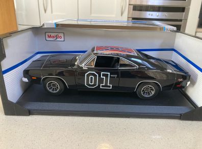 Dodge Charger General Lee Black ! Rare! Maisto scale 1/18