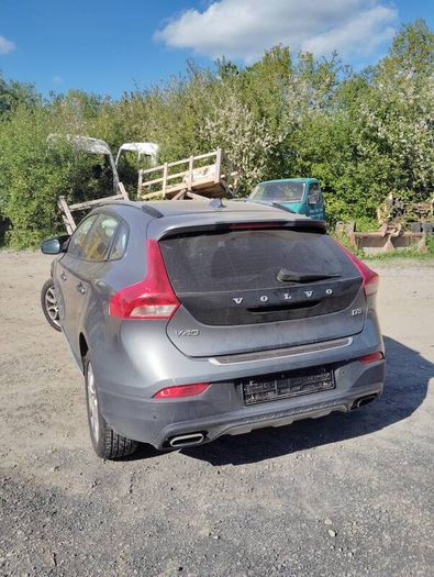 Breaking volvo V40 2016 2.0 diesel D3