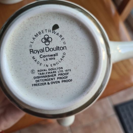 Royal Doulton China delp