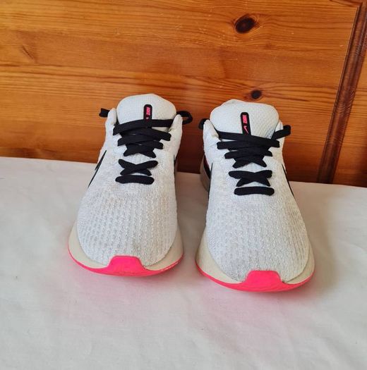 2022 nike react infinity flyknit 3 Size 7.5 eu 42 white/pink in excellent condition