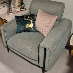 Power recliner 2.5 and 1 seater couch and armchair