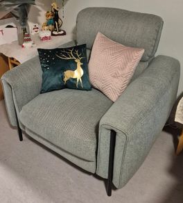 Power recliner 2.5 and 1 seater couch and armchair