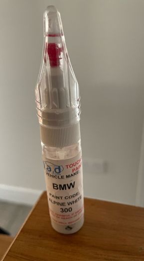 BMW touch up paint pen (Alpine White)