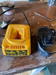 DeWalt battery & charger