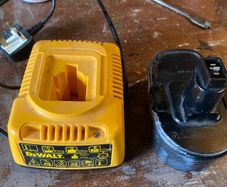 DeWalt battery & charger