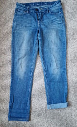 Ladies Mid Rise Slim Jeans
