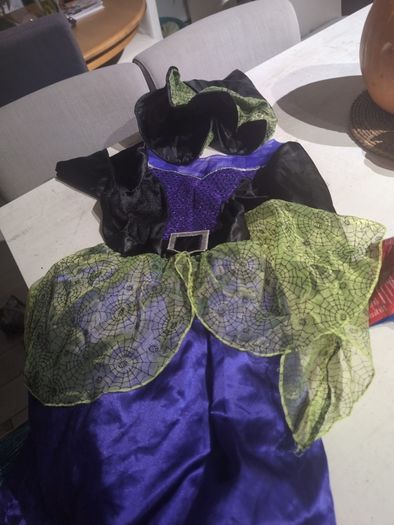 Girls witch costume