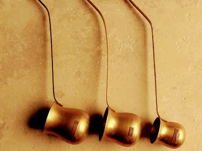 Brass and copper measuring set
