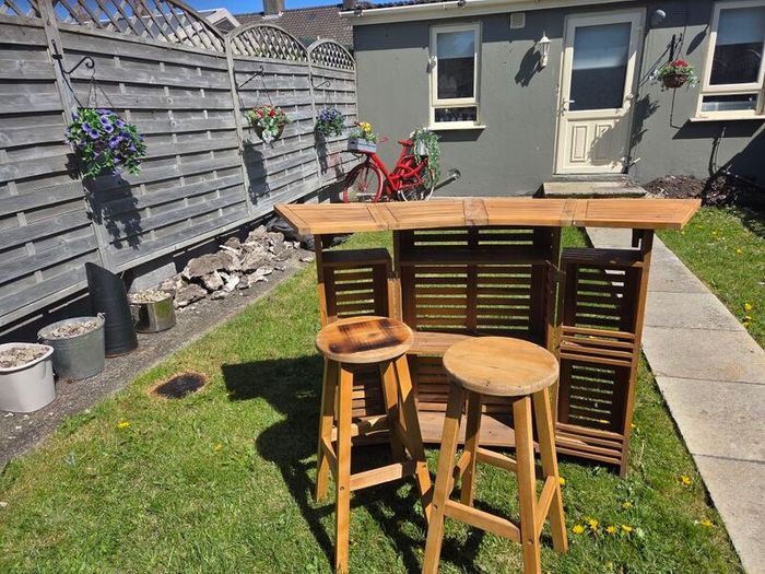 outdoor bar