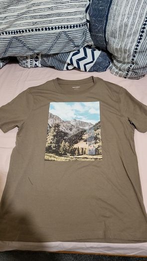 old navy small dark cream t shirt