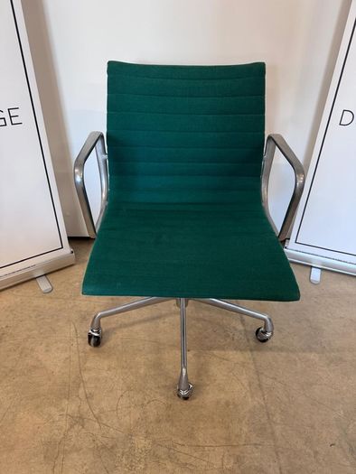 Mid-century EA 117 Desk Swivel Armchair by Charles Eames for Herman Miller