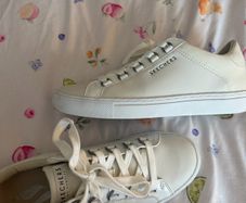 ladies sketchers