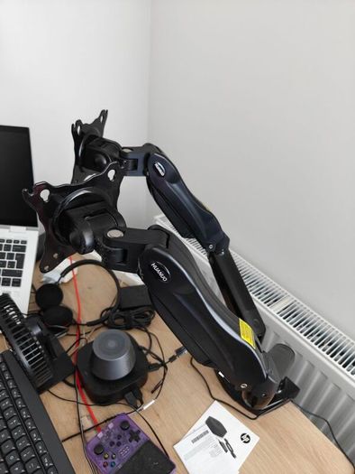 Dual monitor stand