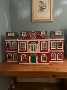 Vintage sylvanian Familes Grand Regency hotel Dollhouse