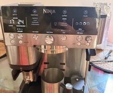 Ninja Deluxe Coffee Machine For parts or repair!