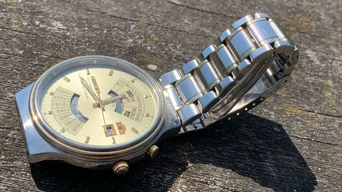 Orient multi-year calendar automatic