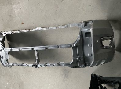 251 Toyota Hilux front bumper