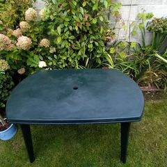 Green   Garden Table