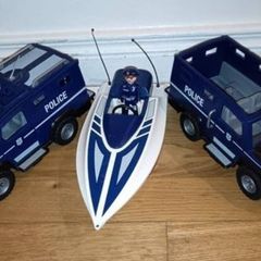 Police jeep and boat kids toy Playmobil 2 fourgon + bateau kids toys .chair. everything in photos