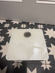fit bit weighing scales