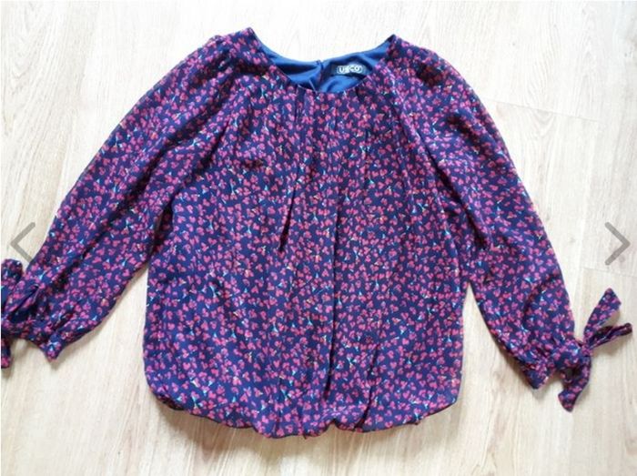 Navy Blouse with hearts  Size 8-12