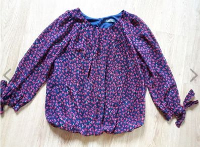 Navy Blouse with hearts  Size 8-12