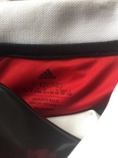 Selection of Manchester United shirts Sizes on pics