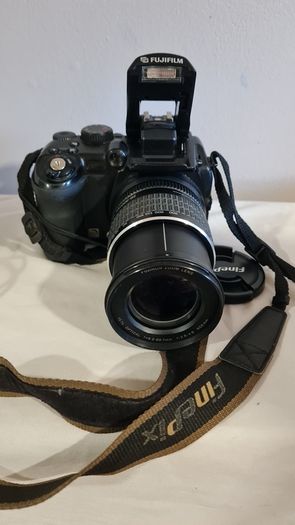 FinePix S9500 Digital camera with camera bag