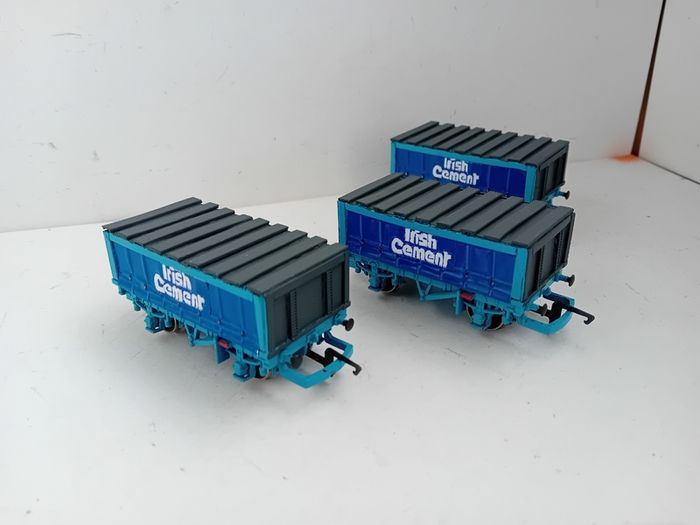 Model Railway Irish Cement Pallet Wagons