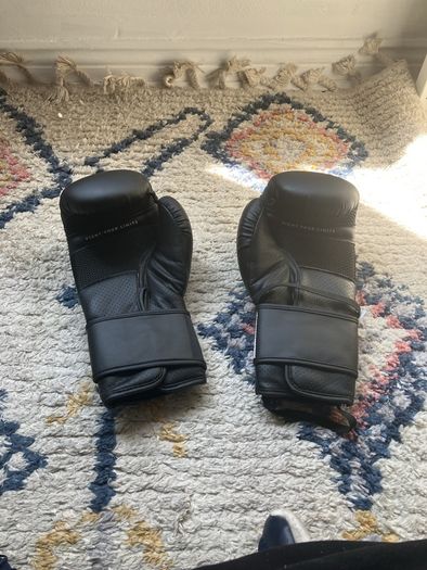 boxing glove black perfect condition