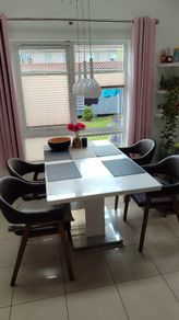 Extendable table