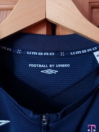 NEW. West Bromwich Albion training top, polo shirt. 06/07. Vintage 2006-07 UNWORN NEW WITH TAG . Size L Large. genuine Umbro WBA football training polo shirt top baggies premiership.