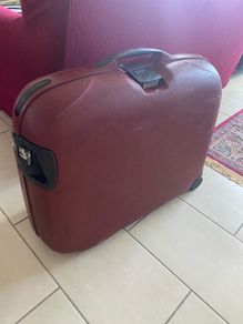Large Hardshell Samsonite Suitcase