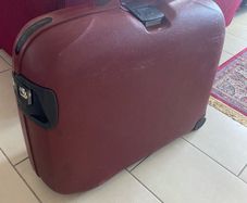 Large Hardshell Samsonite Suitcase