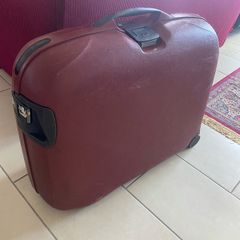 Large Hardshell Samsonite Suitcase