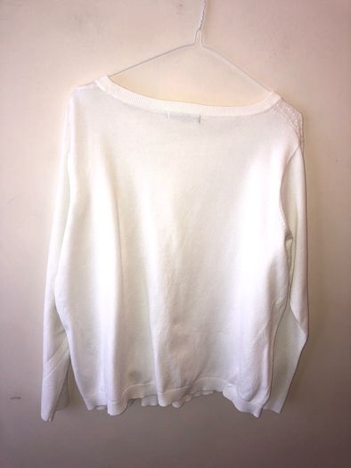 White jumper (large)