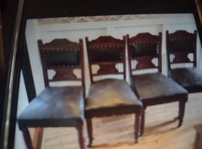 4 Antiques Chairs