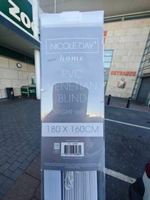 Venetian blind
